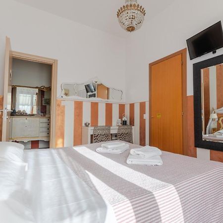 Rooms Giulietta E Romeo เวโรนา ภายนอก รูปภาพ