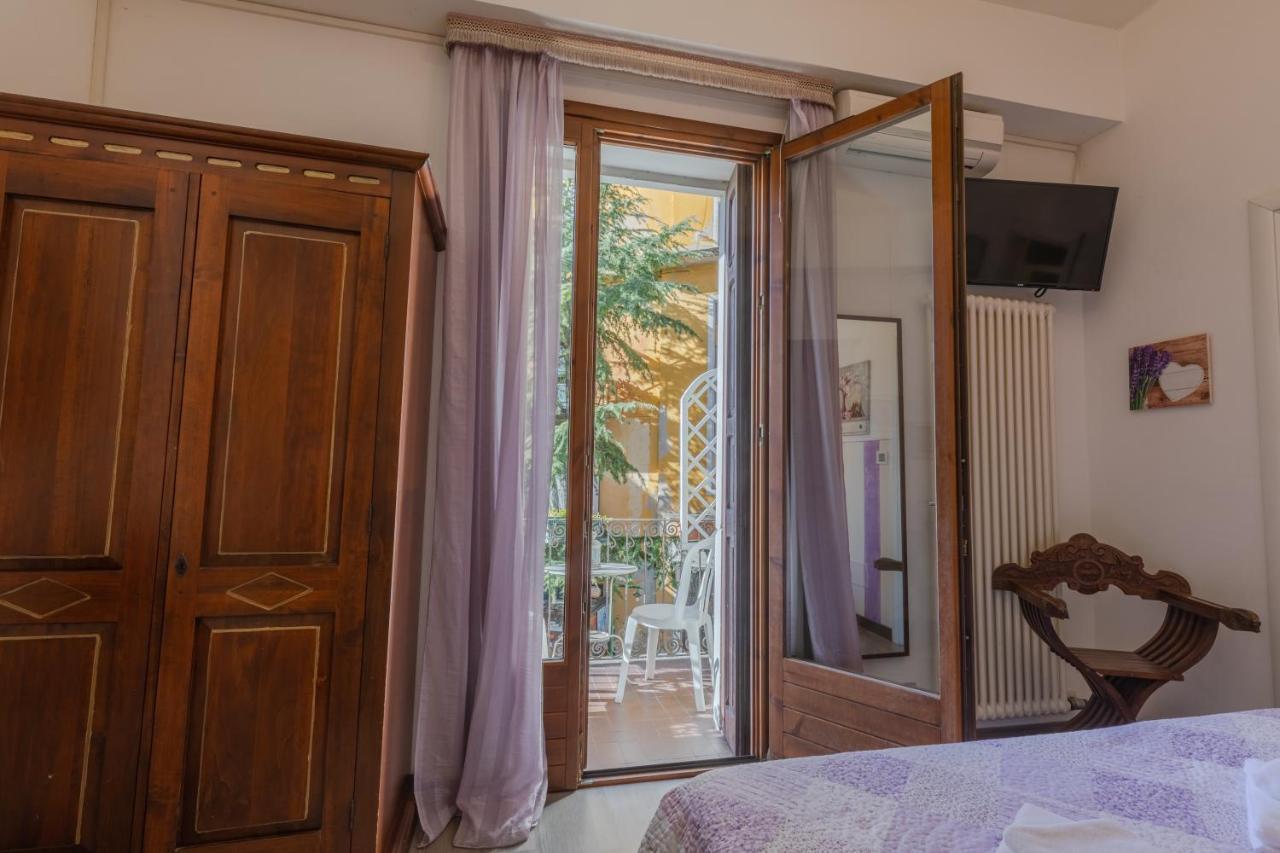 Rooms Giulietta E Romeo เวโรนา ภายนอก รูปภาพ