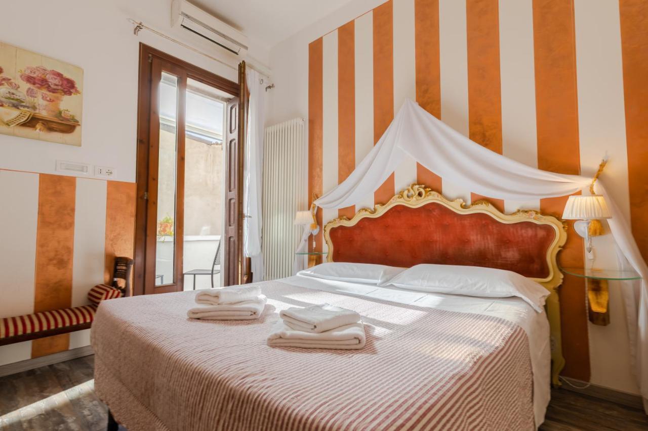 Rooms Giulietta E Romeo เวโรนา ภายนอก รูปภาพ