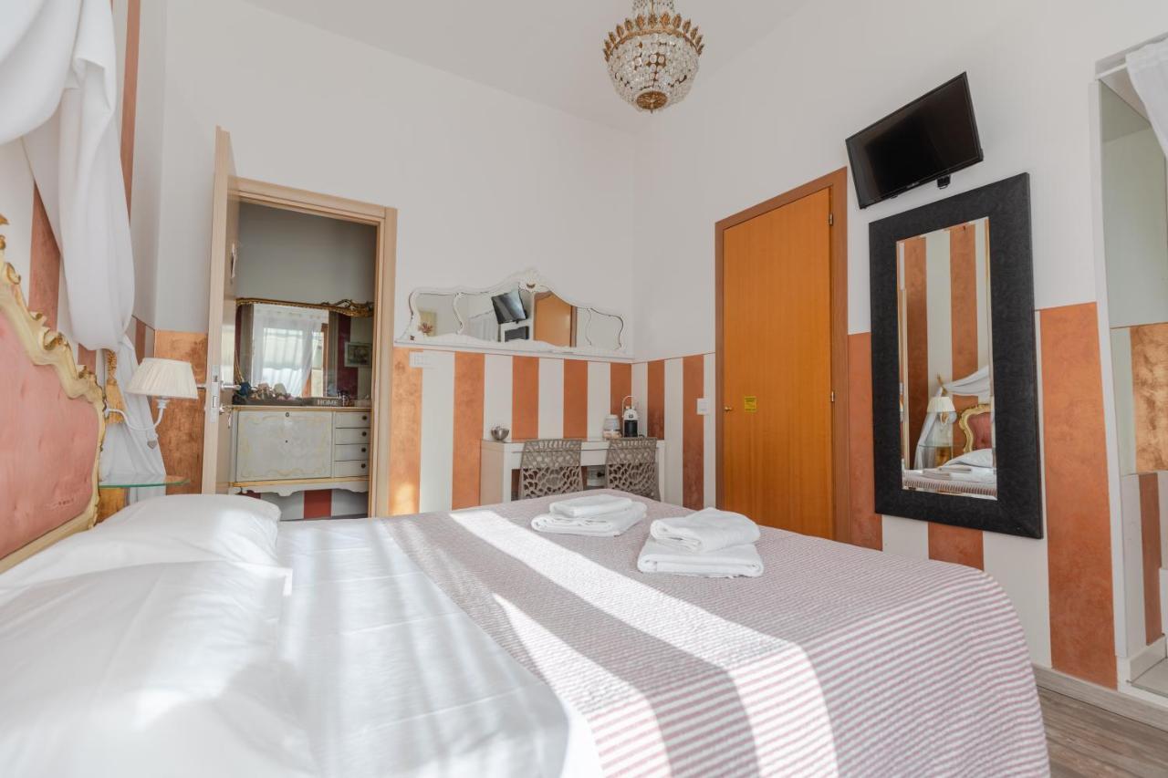 Rooms Giulietta E Romeo เวโรนา ภายนอก รูปภาพ