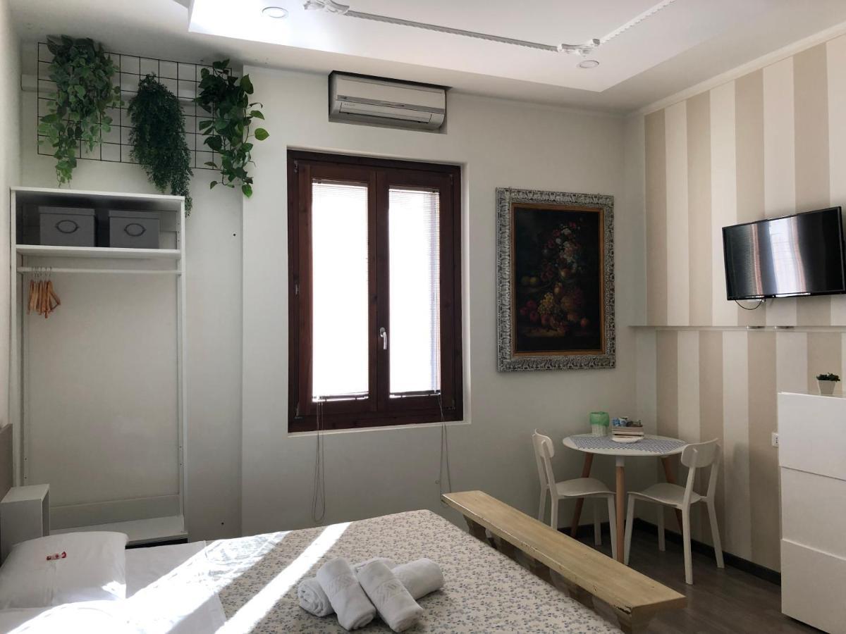 Rooms Giulietta E Romeo เวโรนา ภายนอก รูปภาพ